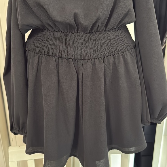 Off the shoulder shorts romper - Picture 2 of 6